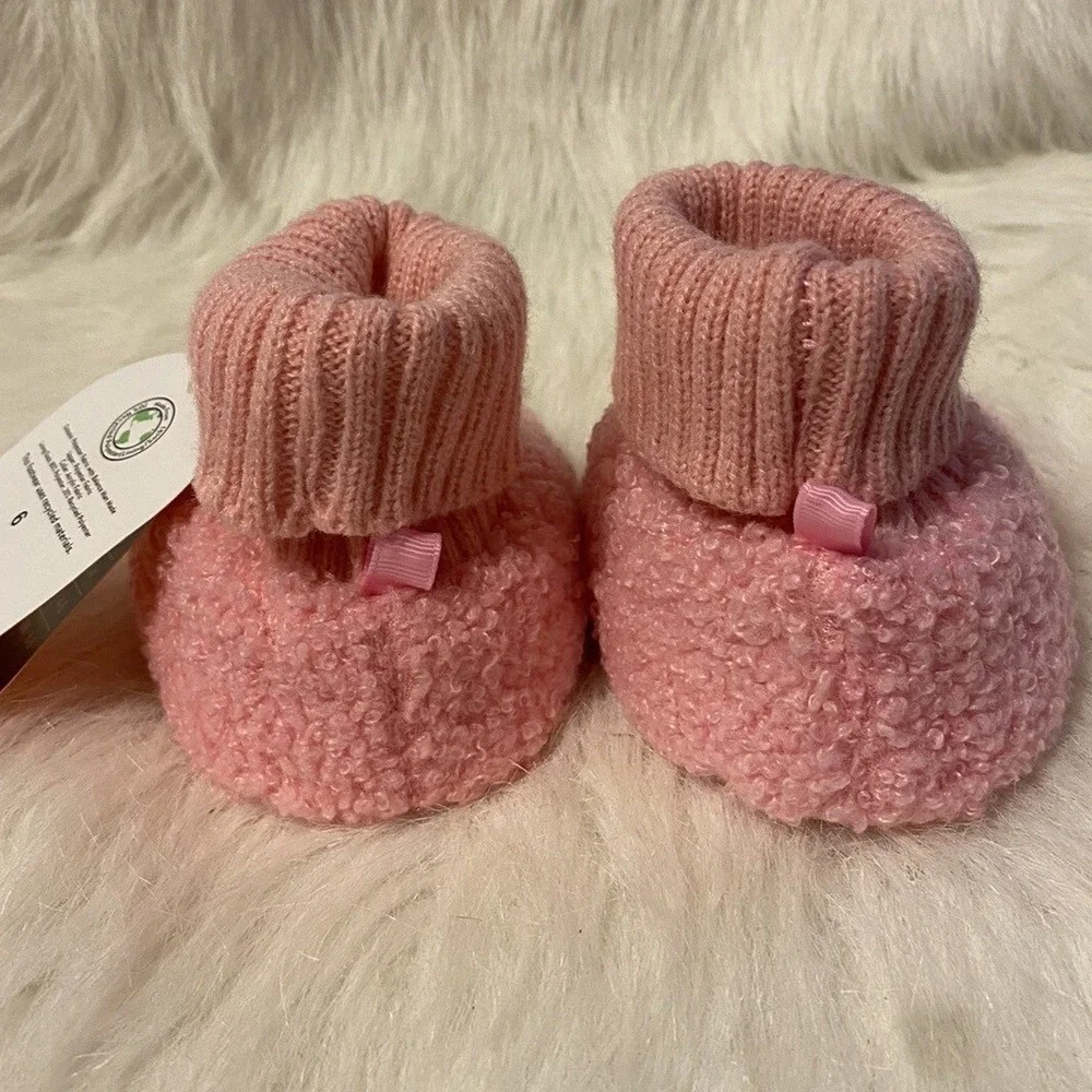 Wonder Nation Slippers Girls Size 6 Pink Fuzzy Rainbow Booties Shoes 18 Months